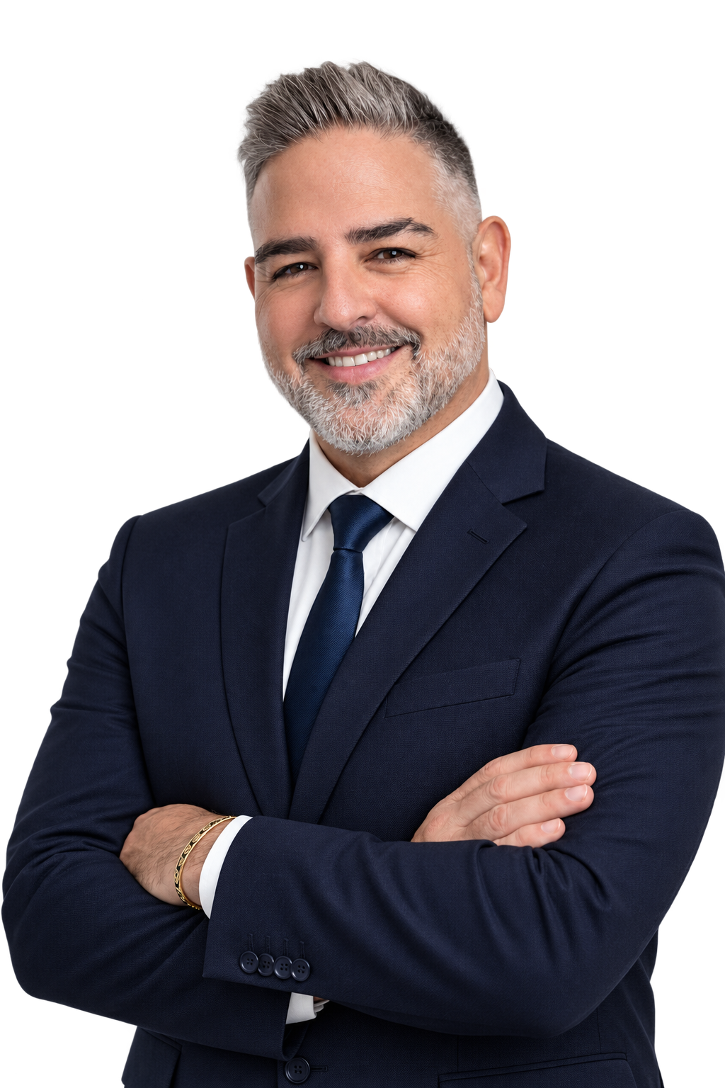 Francisco Bañón con traje azul oscuro y brazos cruzados